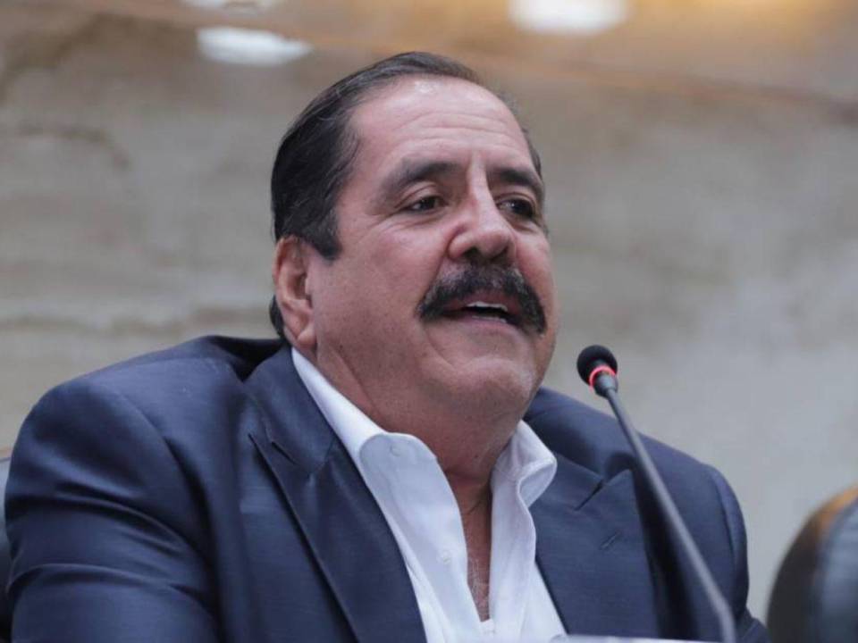 El secretario del CN, Carlos Zelaya negó haber recibido dinero de Devis Rivera alias “El Cachiro”.