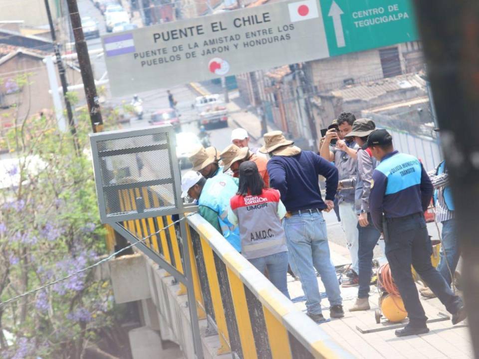 La altura del puente en el barrio El Chile fue el factor determinante para ser elegido como el cuarto lugar para instalar el sistema de monitoreo del río Choluteca.