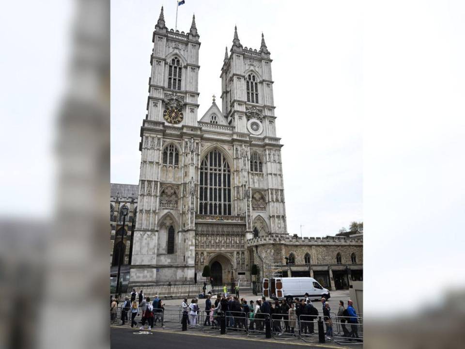 La Abadía de Westminster situado en el centro de Londres, frente a la sede del Parlamento y cerca del Palacio de Buckingham.