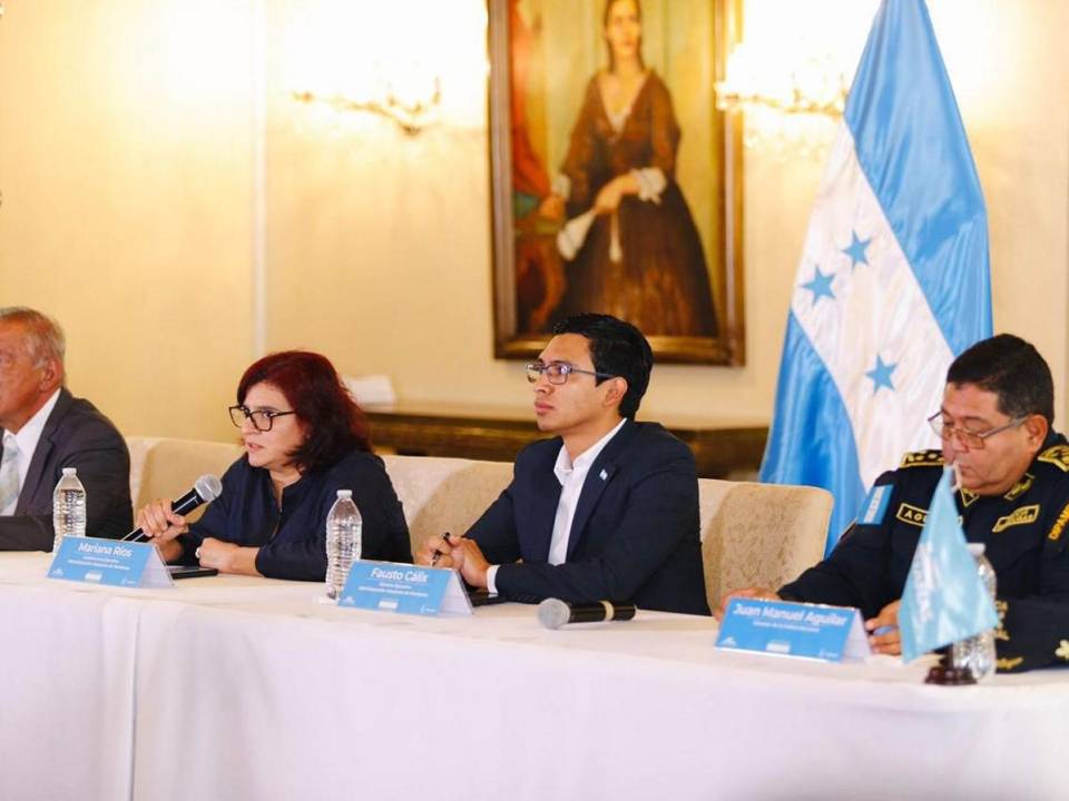 El titular de Aduanas Honduras, agregó que acompañado de la dotación se tiene prevista la instalación del Puesto de Inspección Centralizado (PIC).
