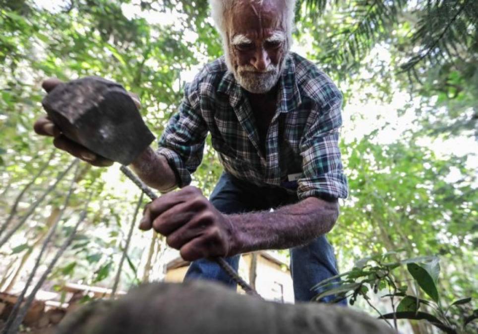 FOTOS: Artista ermitaño esculpe rocas en una montaña de Nicaragua