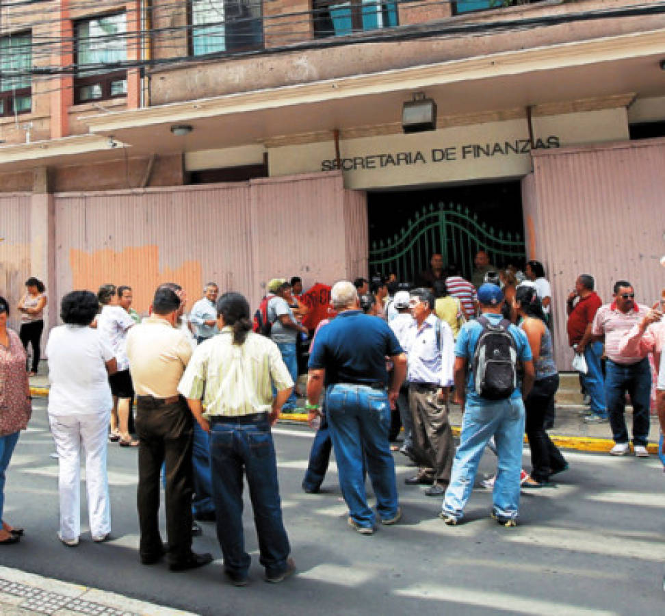 Honduras: Gobierno reporta atrasos de pago por 5,900 millones en 2013
