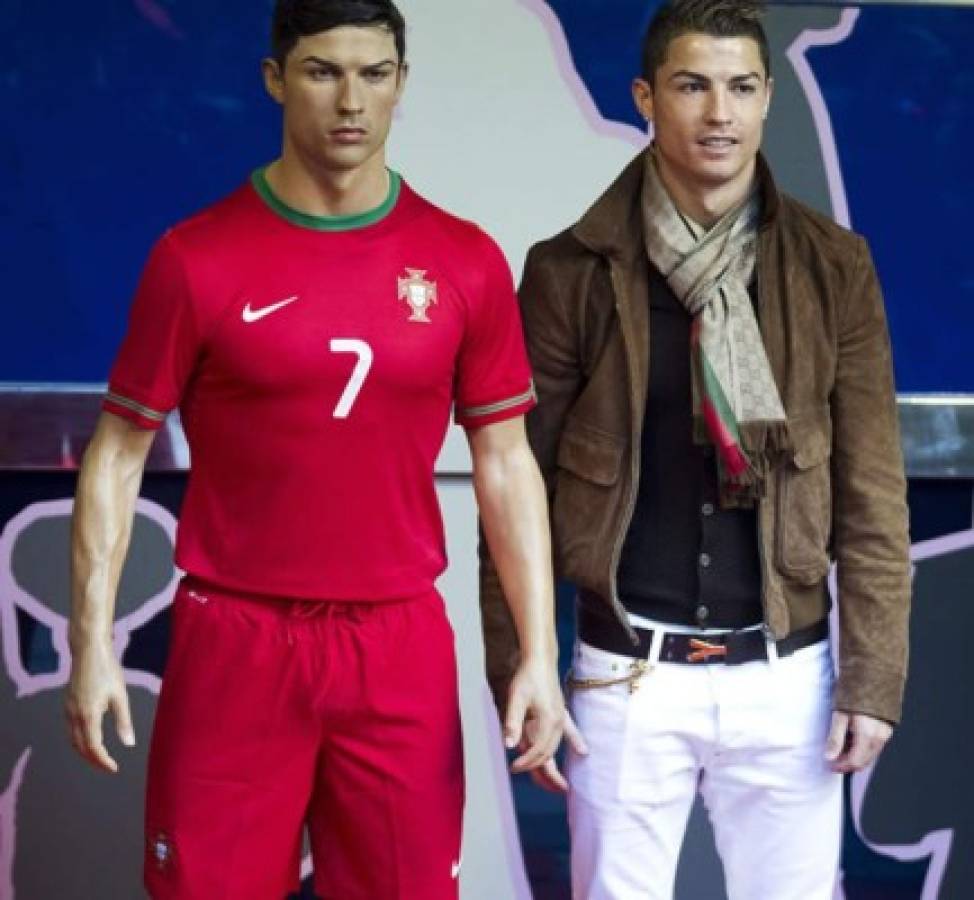 Cristiano Ronaldo paga 30,000 euros por una estatua de sí mismo