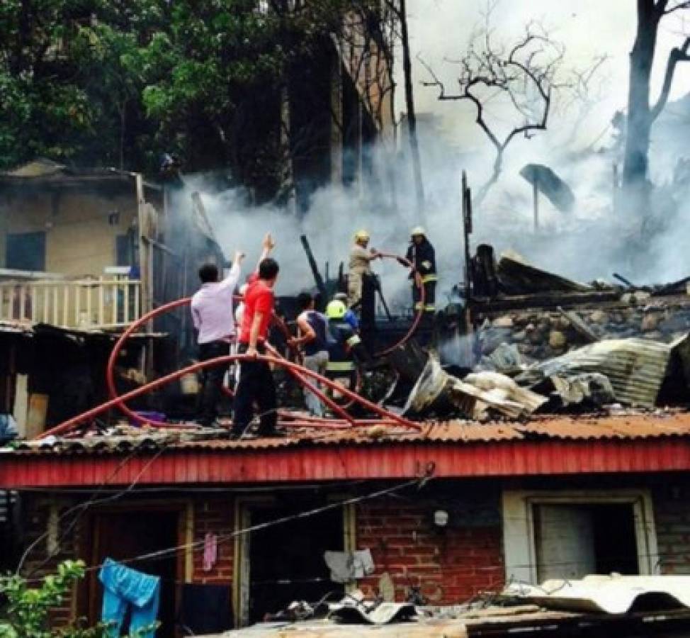 Incendio destruye al menos tres viviendas en la capital de Honduras