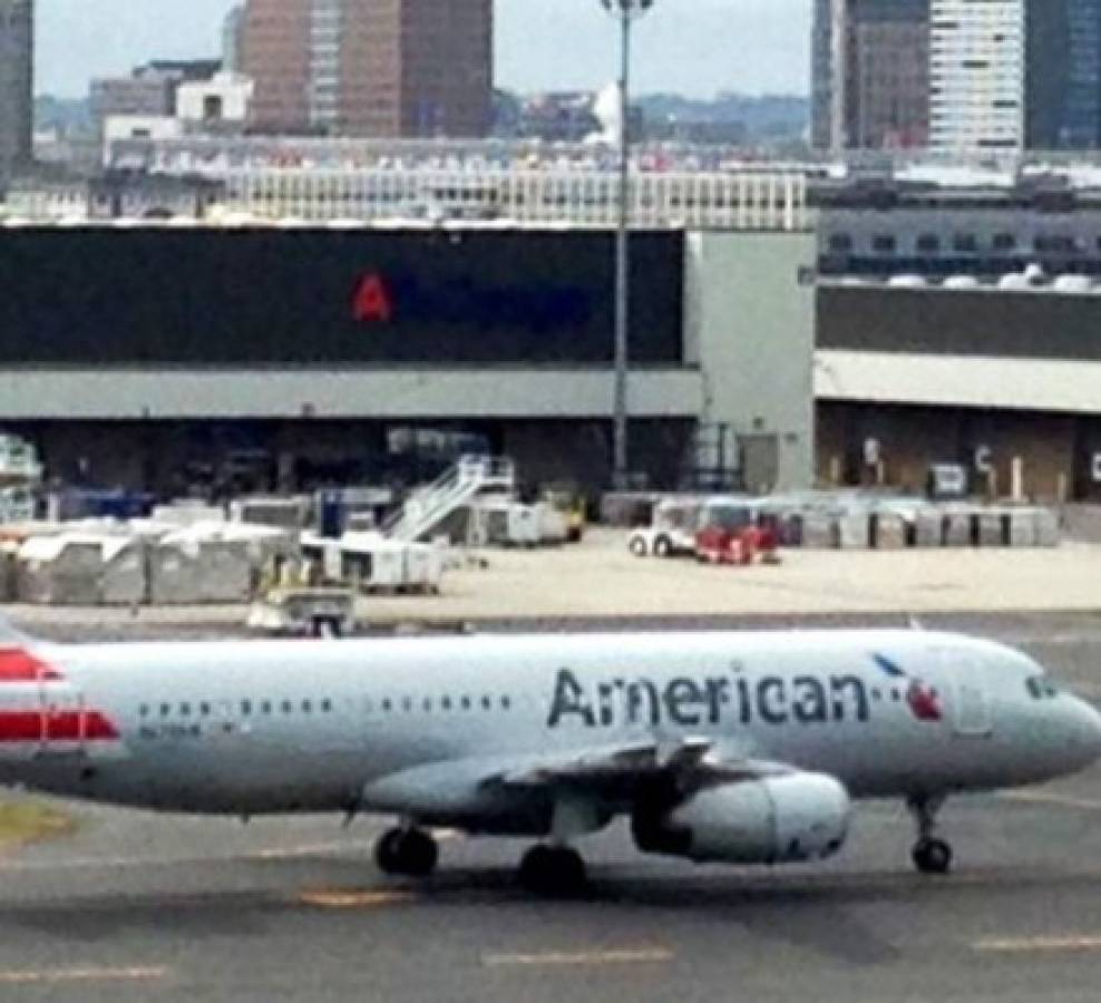 Piloto de America Airlines muere en pleno vuelo