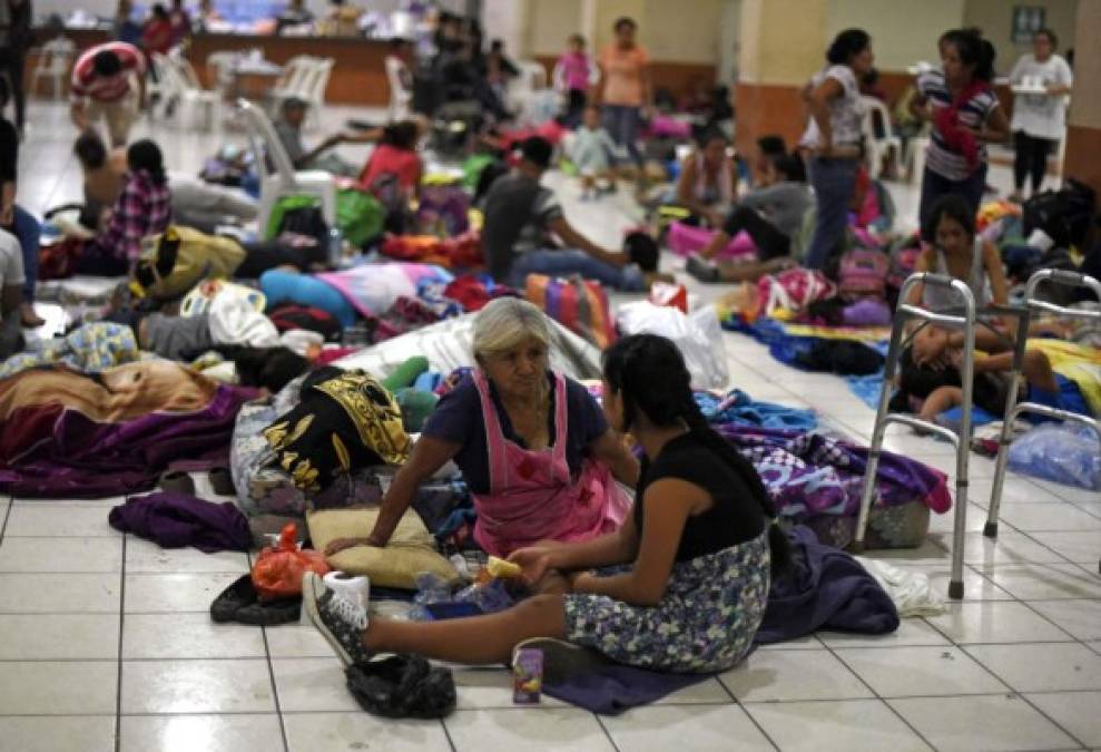 Abarrotados permancen los albergues habilitados en Guatemala tras la erupción del volcán de Fuego