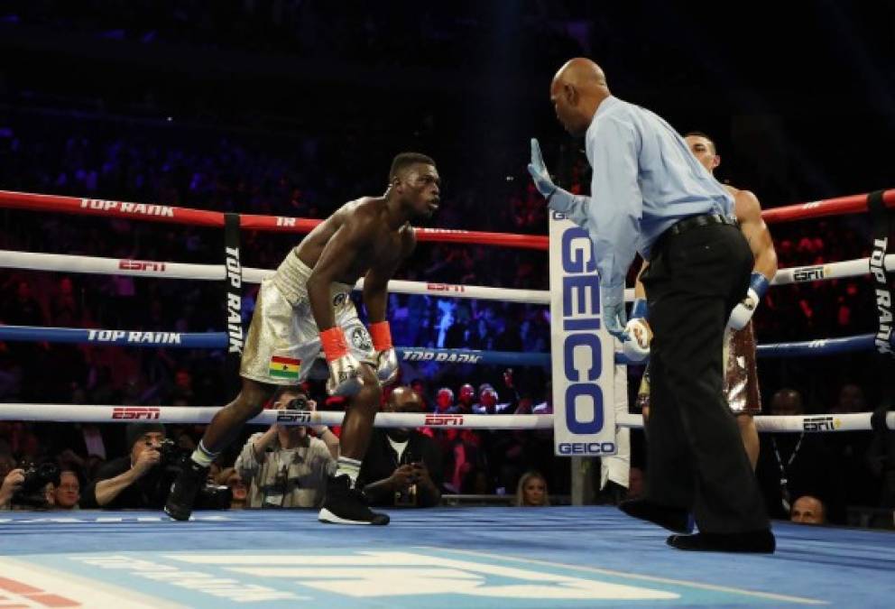 'Honduras, esto es para ti': Así se coronó Teófimo López campeón mundial de peso ligero