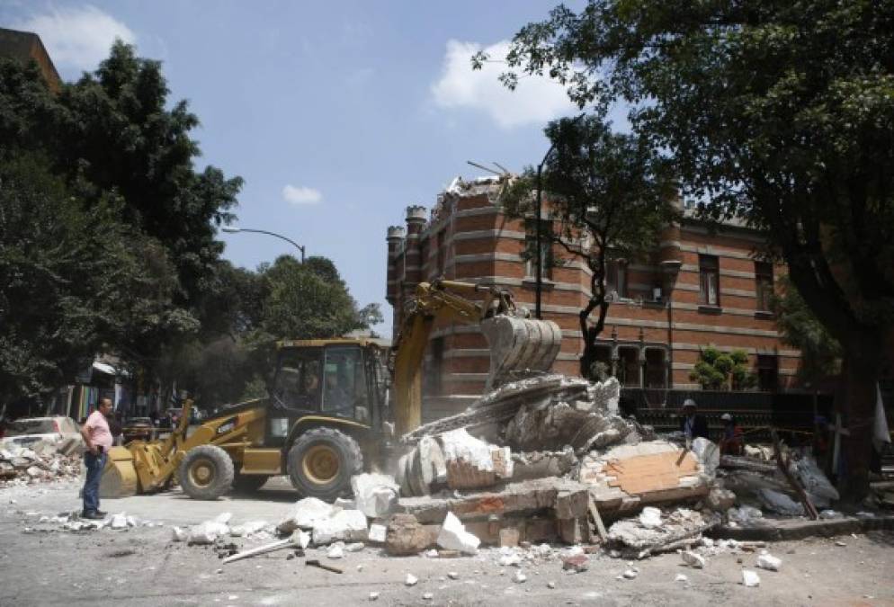 Brutal sismo de 7.1 deja muerte y destrucción en México