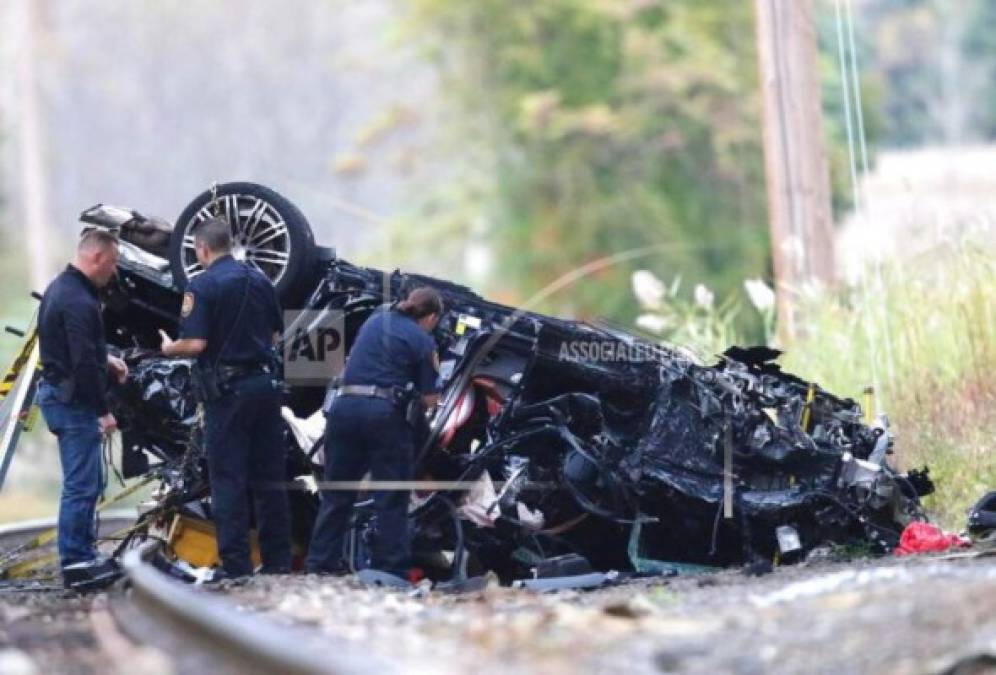 EEUU: Impactantes imágenes de accidente donde dos jóvenes murieron tras impactar su auto contra edificio