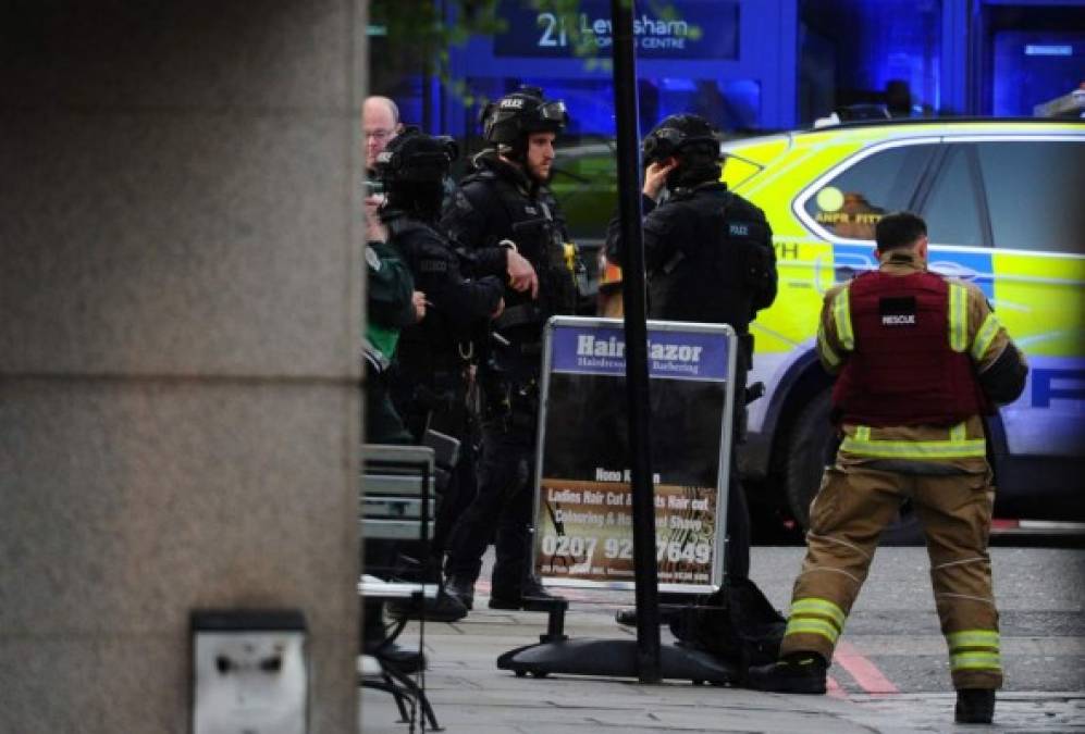 FOTOS: Zozobra en Londres tras ataque con cuchillo en emblemático puente
