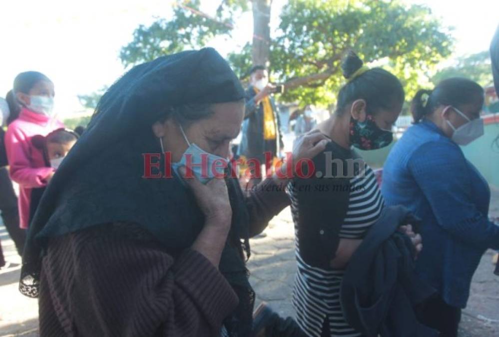 FOTOS: Pese a pandemia, feligreses llegan a Suyapa para rendir honores a la Virgen