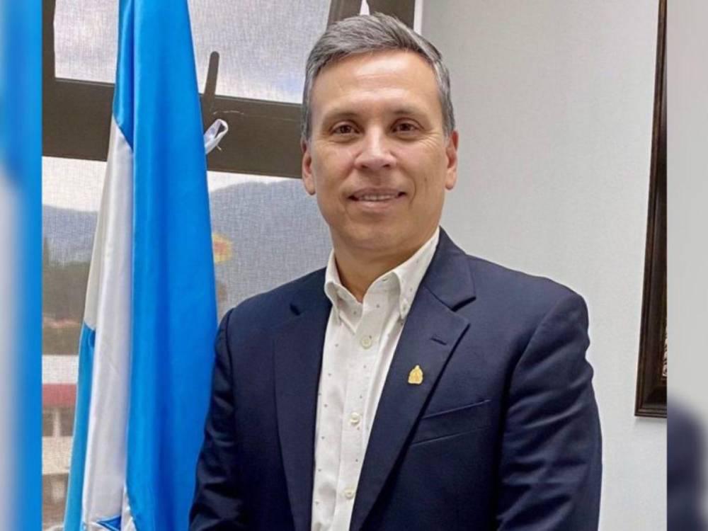 Carlos Aguilar deja Libre para buscar la presidencia de Honduras
