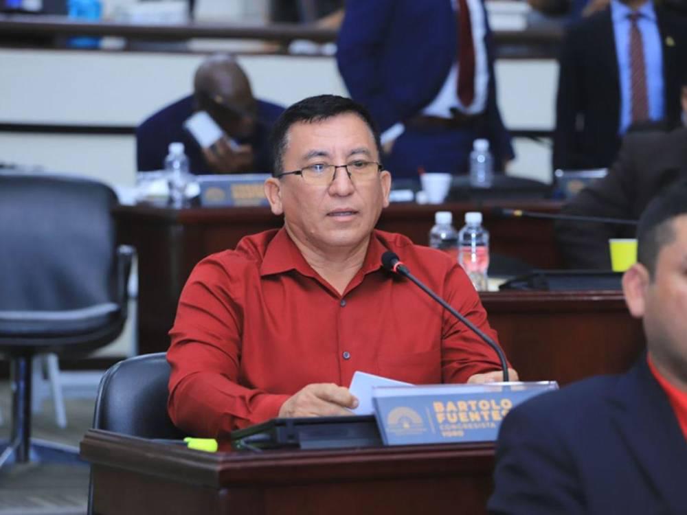 Interponen requerimiento fiscal contra Bartolo Fuentes