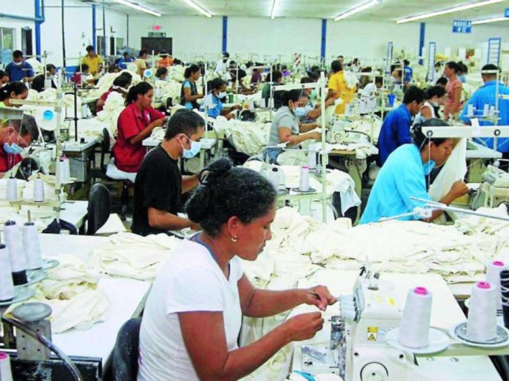 Maquilas constituirán fondo de L25 millones para viviendas a sus trabajadores