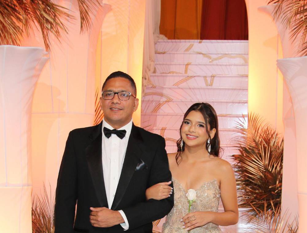 Desfile de padres e hijos en la Prom Night 2026 de Elvel School