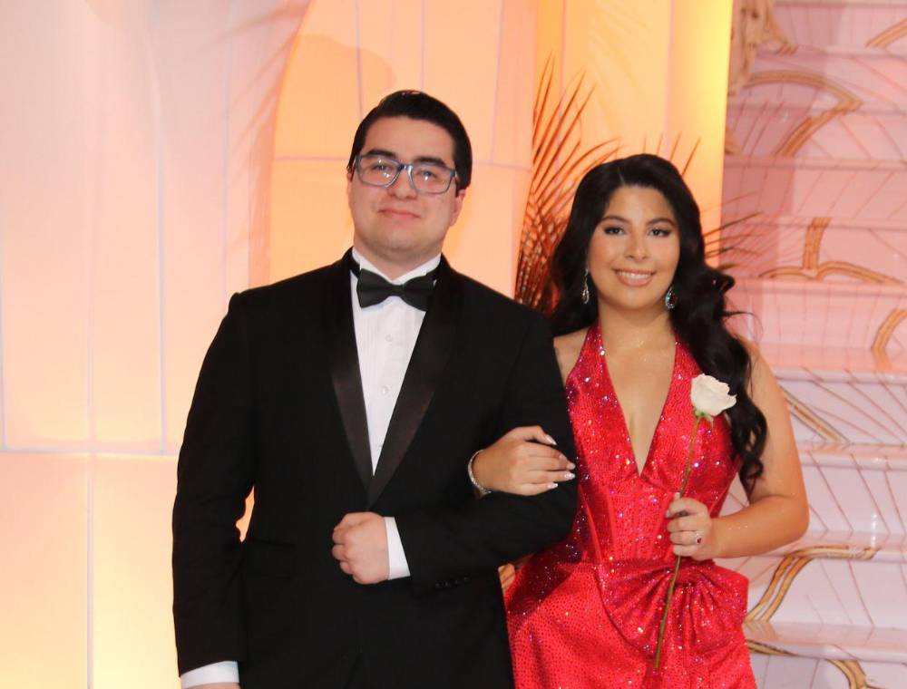 Desfile de padres e hijos en la Prom Night 2026 de Elvel School