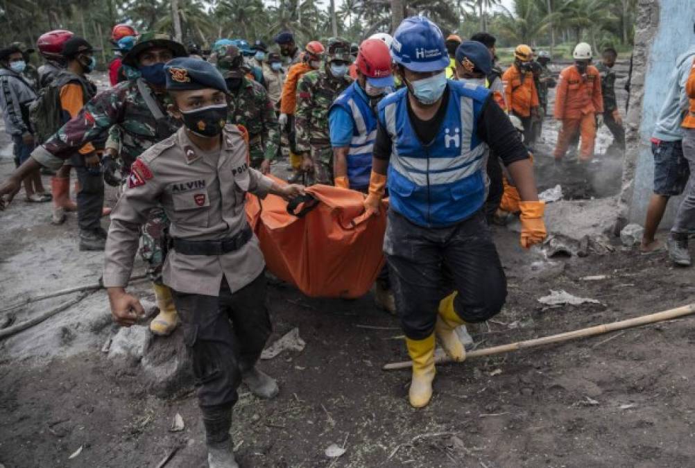 Las imágenes más angustiantes de la erupción volcánica en Indonesia