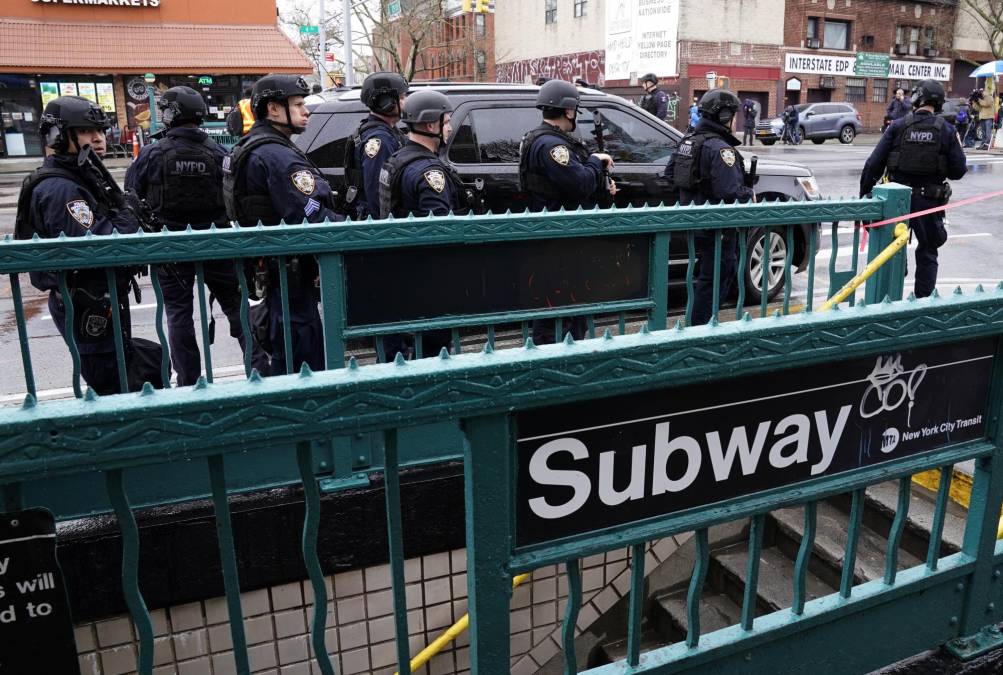 Caos y pánico se vivió en Nueva York tras tiroteo que dejó varios heridos