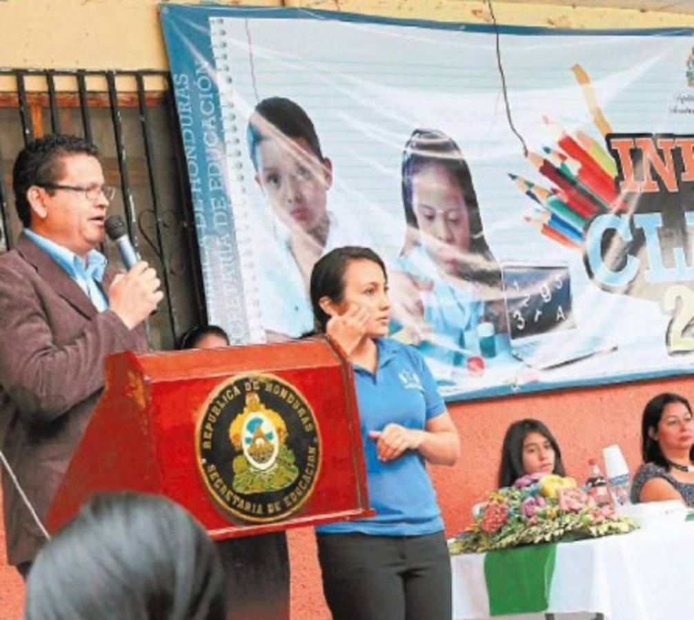 Asueto retrasa inicio del año escolar