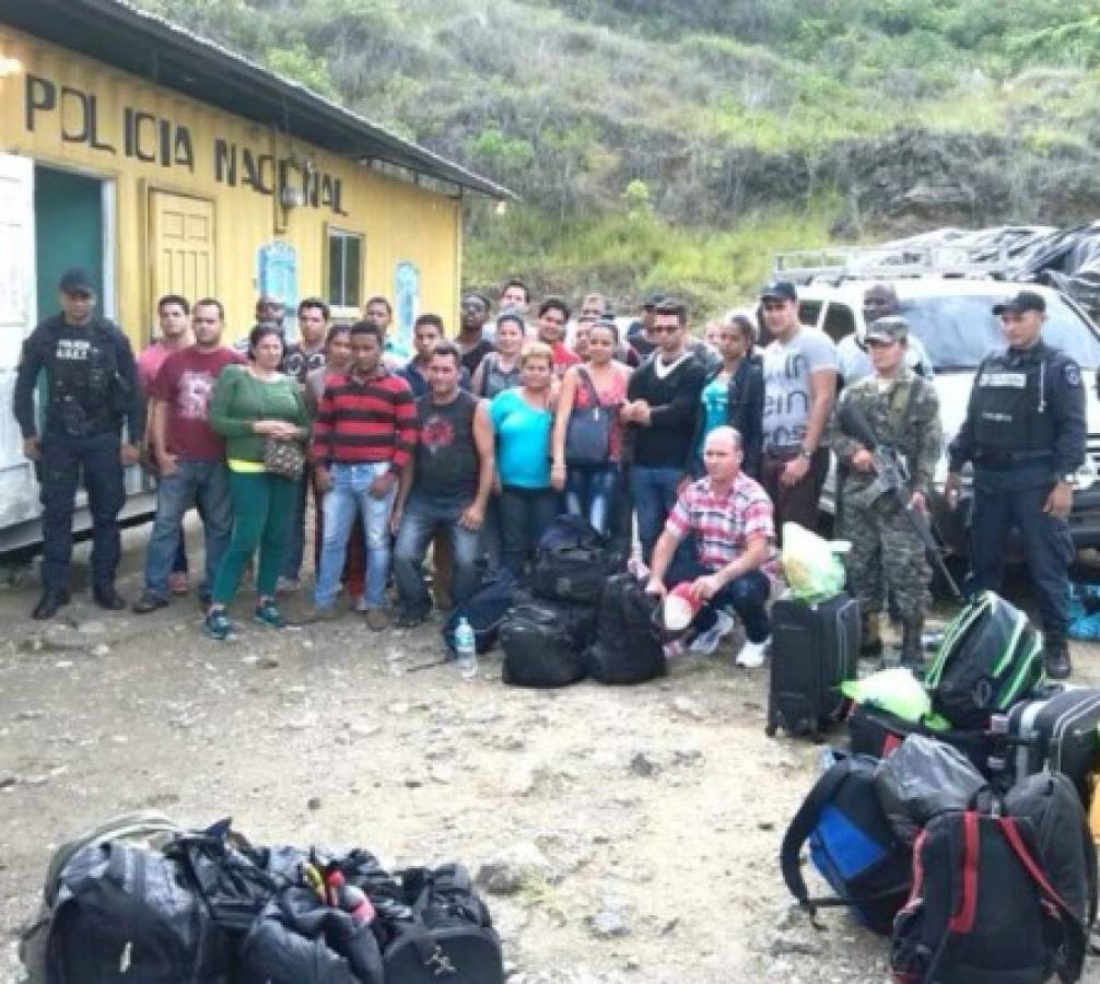 Detienen a 29 cubanos en frontera Honduras-Guatemala