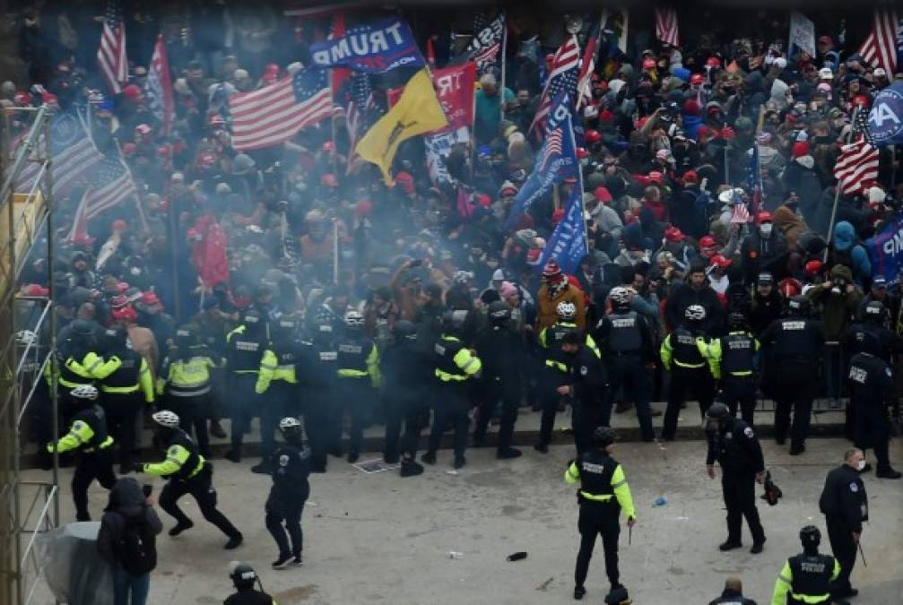 Las imágenes de la violenta invasión en el Capitolio de Estados Unidos