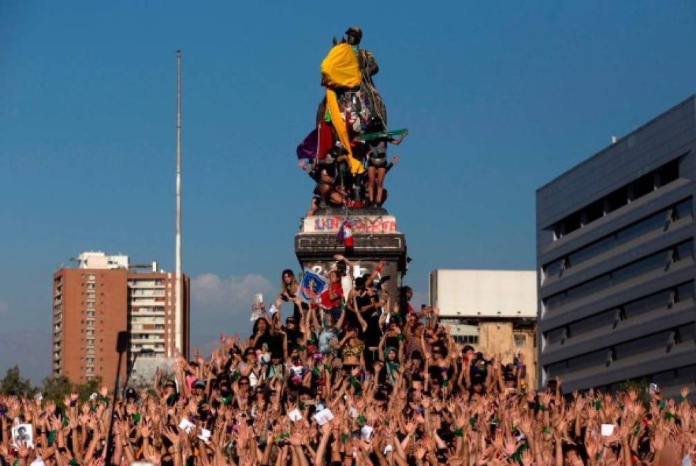 FOTOS: No paran las protestas en Chile, entre la incertidumbre y convulsión