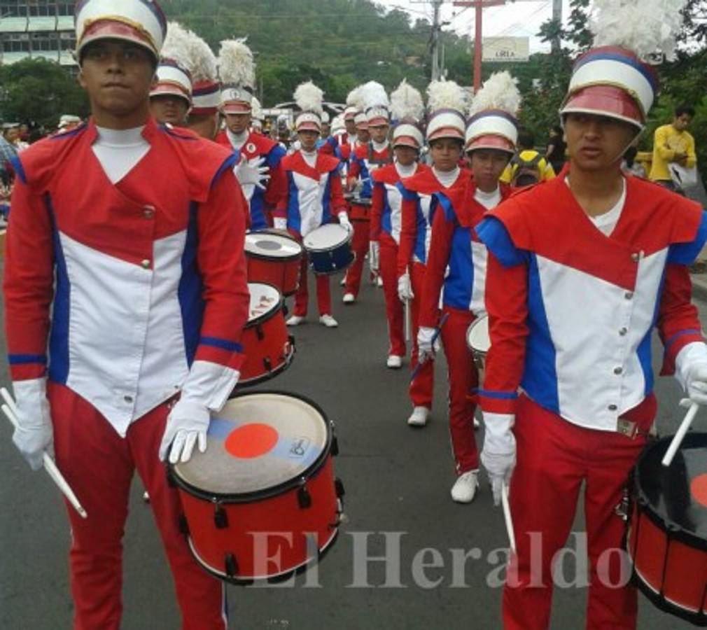 Galería de fotos del inicio del desfile en Tegucigalpa