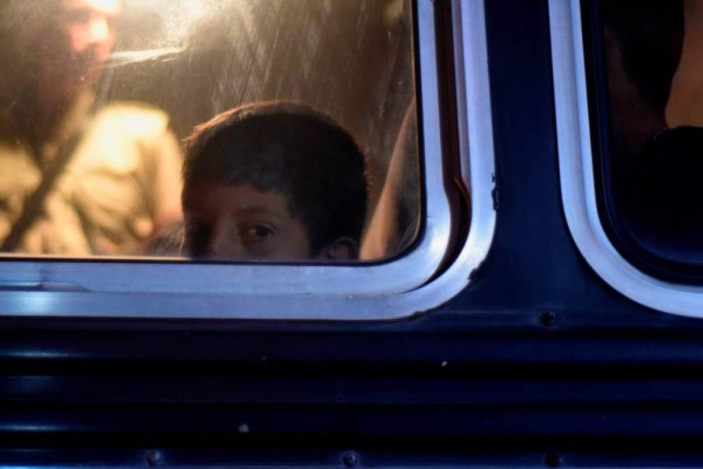 EEUU advierte expulsión, mientras...migrantes en caravana se aferran a un sueño (FOTOS)