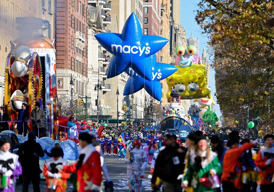 El tradicional desfile de Thanksgiving (Acción de gracias) de Macy’s se llevó a cabo este jueves 24 de noviembre en la ciudad de Nueva York. Aquí las impresionantes imágenes del evento anual.