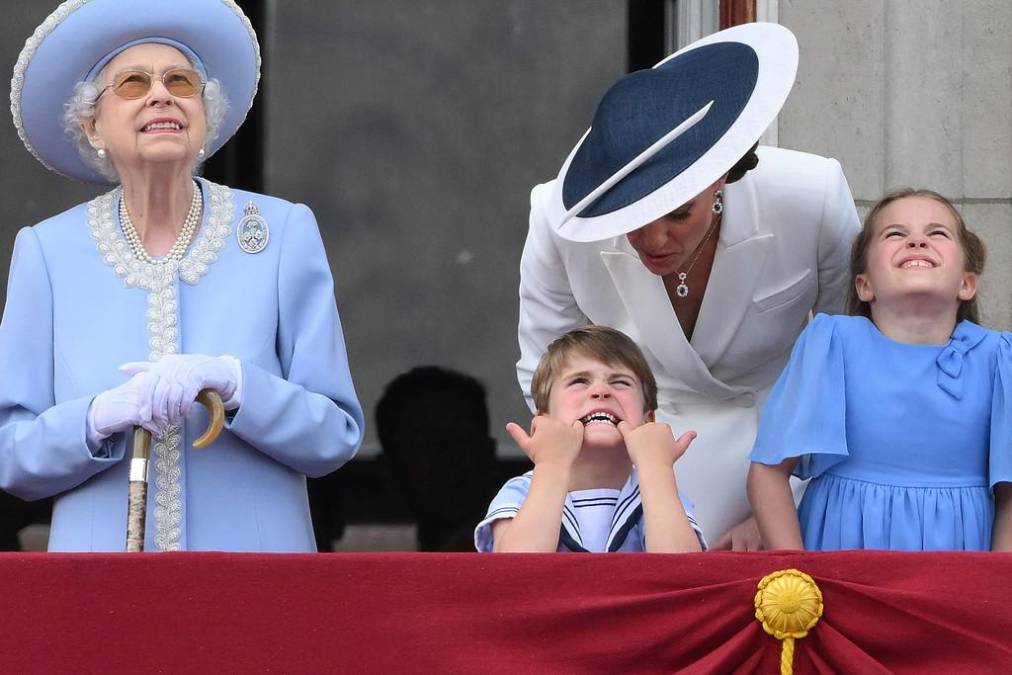 Los graciosos gestos del príncipe Louis en festejos del Jubileo de Platino de la reina Isabell II