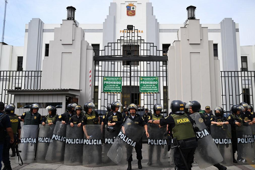 Crisis política en Perú tras destitución de Pedro Castillo