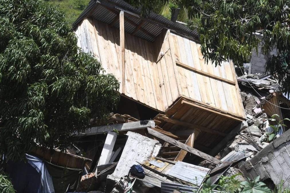Más de 2 mil personas han sido rescatadas de la colonia Guillén por falla geológica