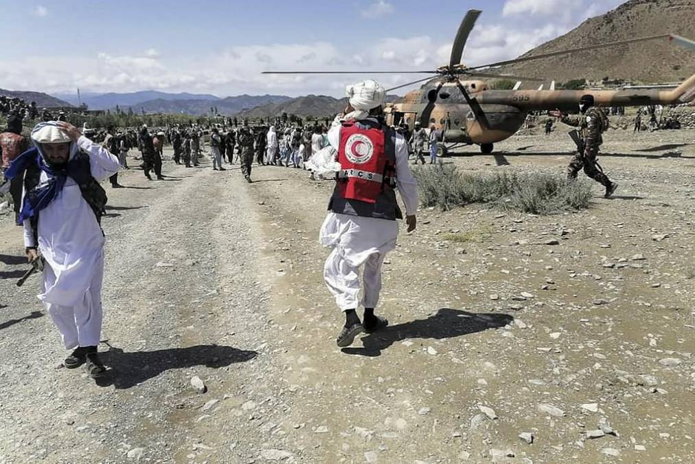 Caos, destrucción y cerca de mil muertos en Afganistán por terremoto
