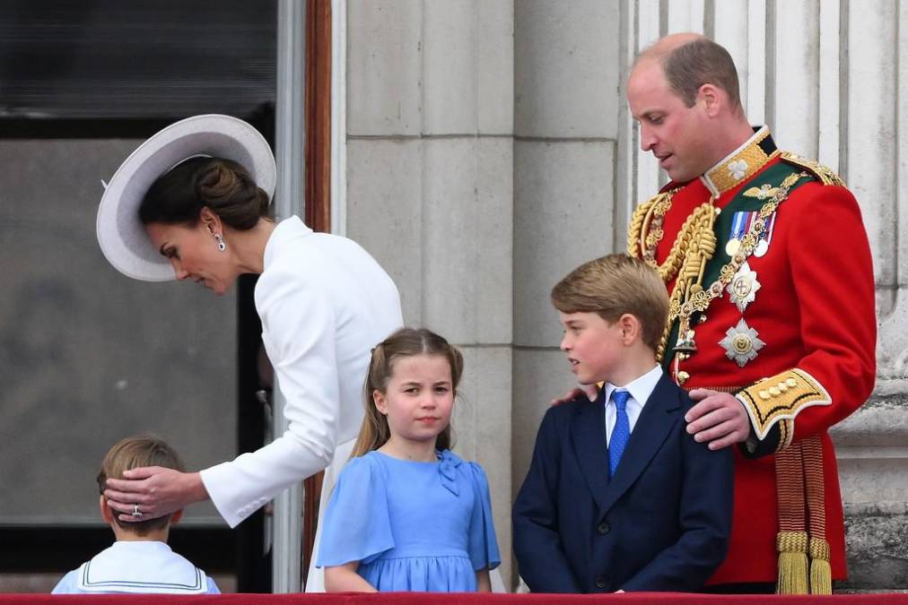 Los graciosos gestos del príncipe Louis en festejos del Jubileo de Platino de la reina Isabell II