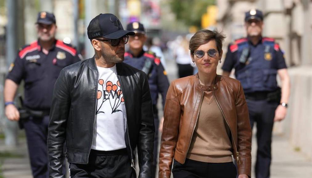 Dani Alves y la decisión que tomó con el padre de Neymar tras su libertad