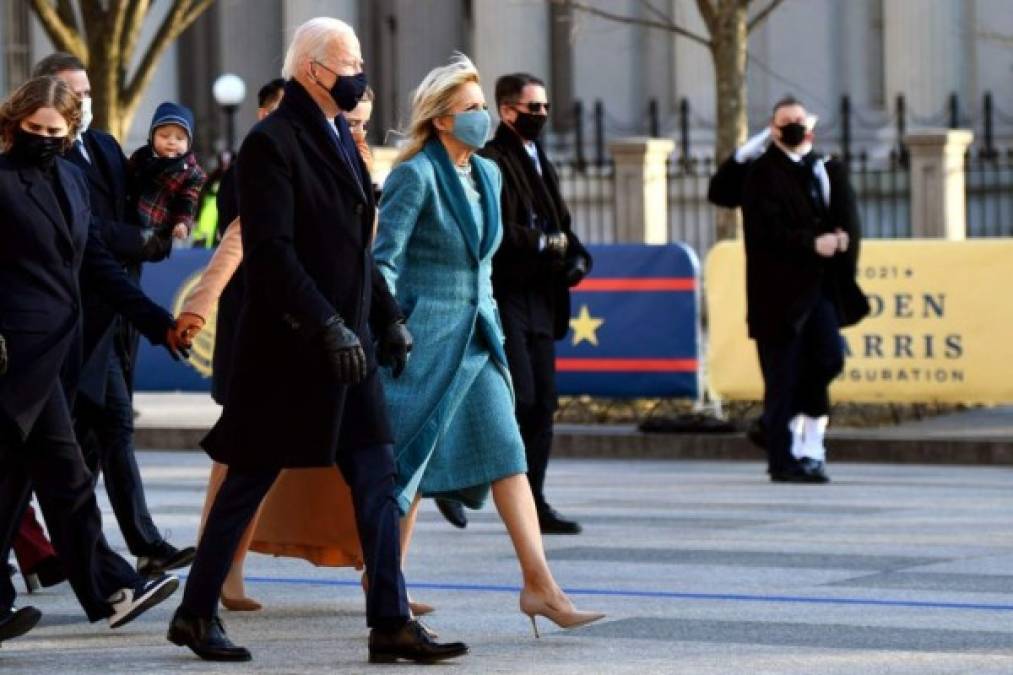 Besos y abrazos entre Joe y Jill Biden, los más románticos de la toma de posesión