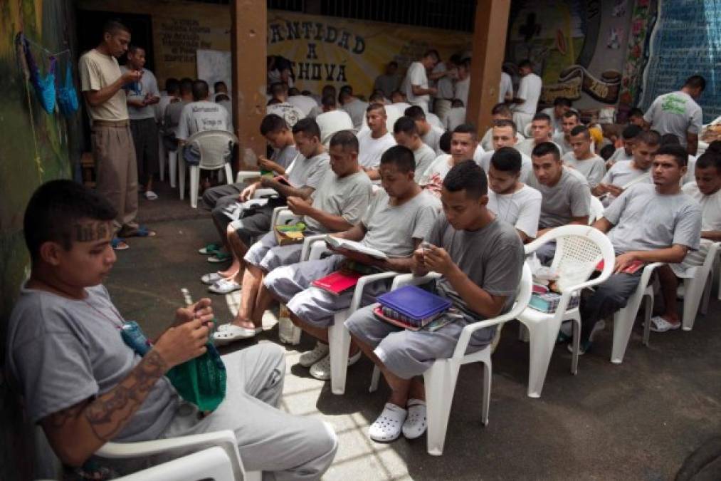 FOTOS: Así es la rehabilitación de expandilleros de la Mara Salvatrucha (MS-13) y Barrio 18 en la cárcel de El Salvador