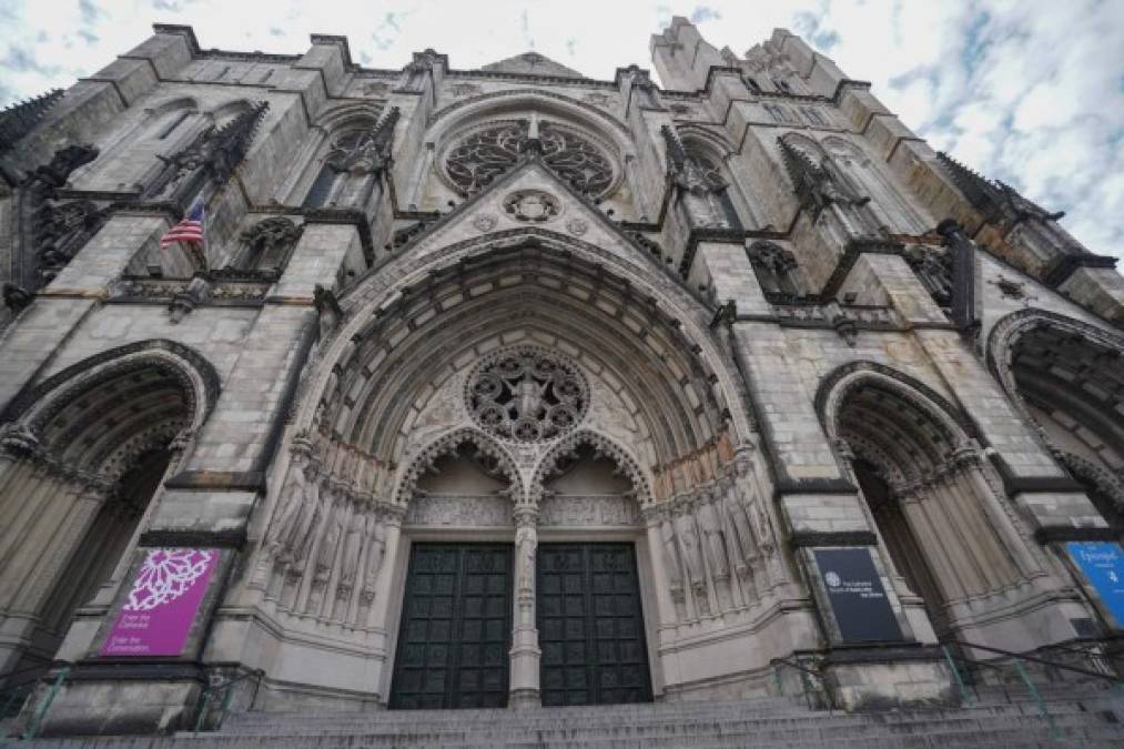 Nueva York habilita imponente catedral para pacientes de Covid-19