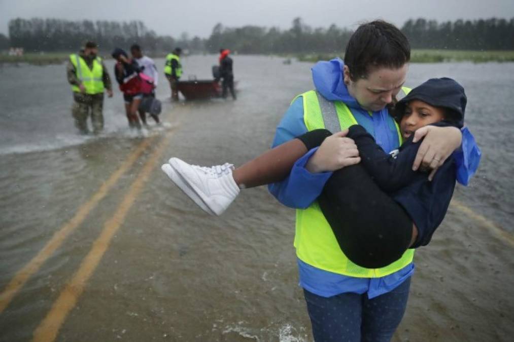 Personas heridas, evacuaciones e inundaciones deja el paso del huracán Florence en Carolina del Norte