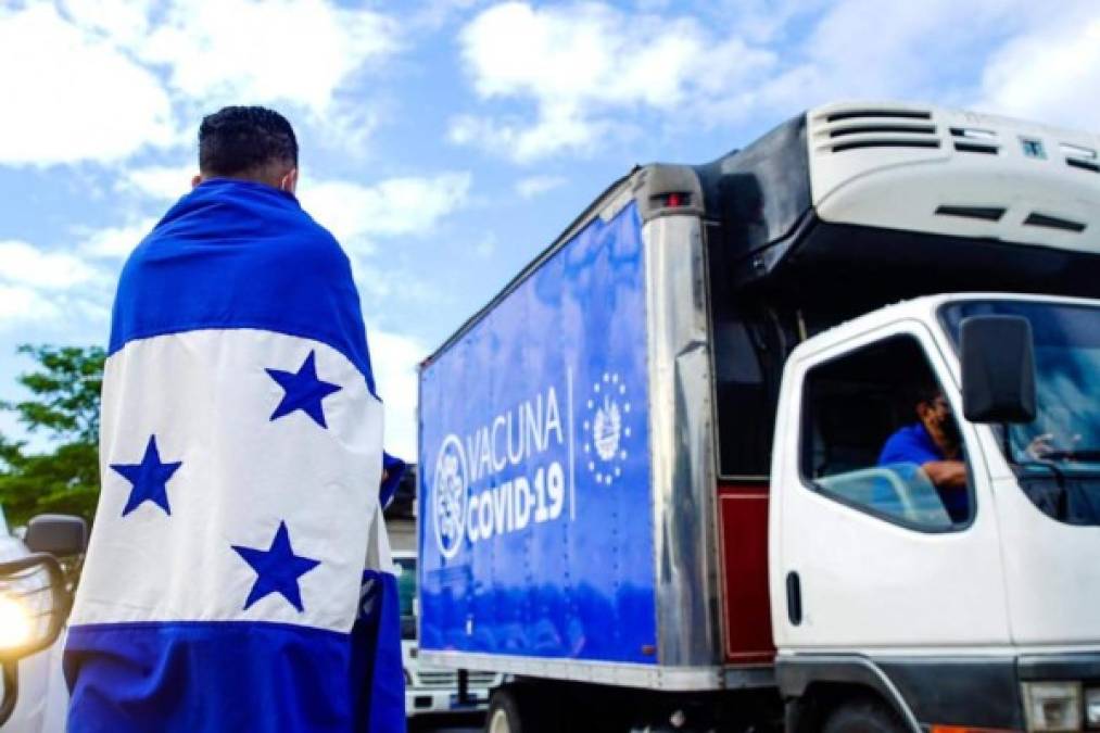 Algarabía y esperanza por llegada de vacunas de El Salvador a los municipios de Honduras