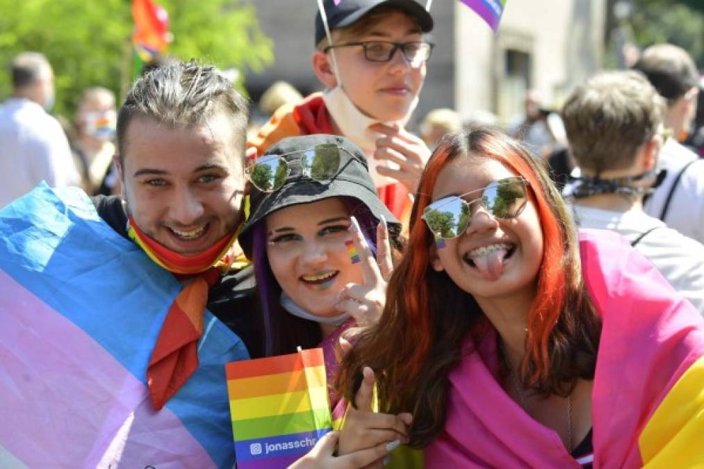 FOTOS: Coronavirus no detiene marcha del Orgullo LGBTI en Alemania