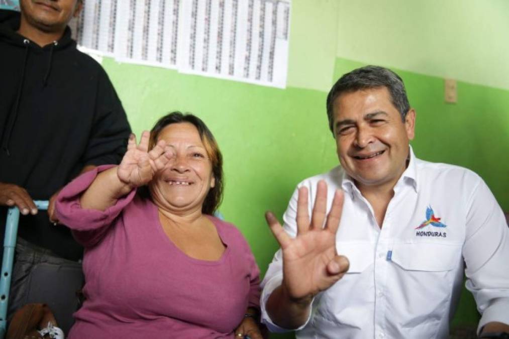 FOTOS: Así votaron las figuras políticas en distintos puntos de Honduras