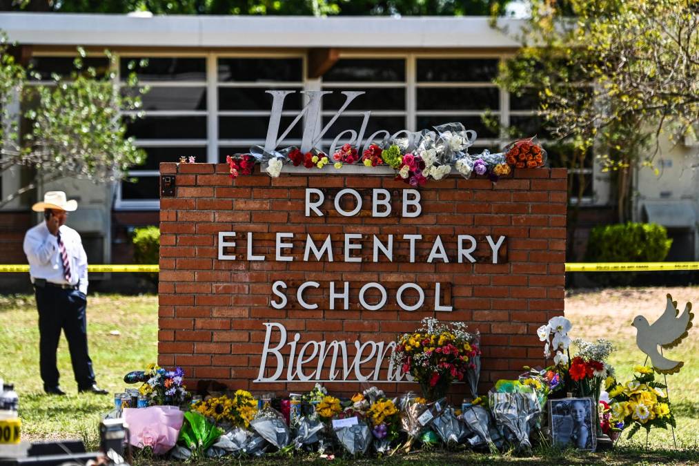 75 muertos, cinco masacres y sueños frustrados: escuelas de EEUU se convierten en epicentros de tiroteos