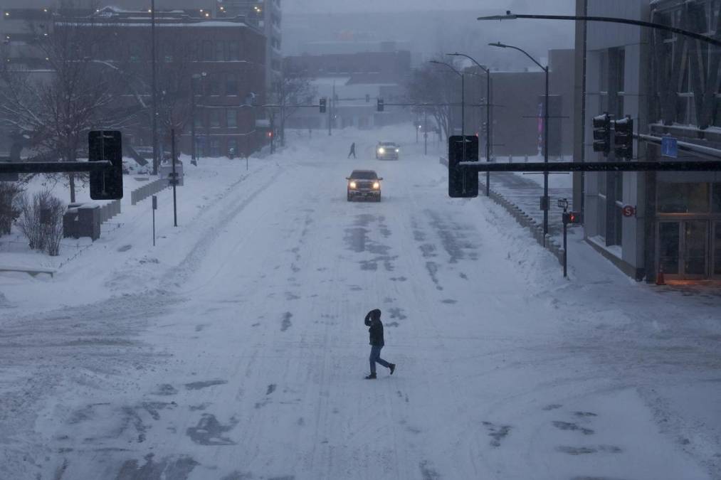 Nieve afecta norte de EUA por ingreso de aire ártico considerado peligroso