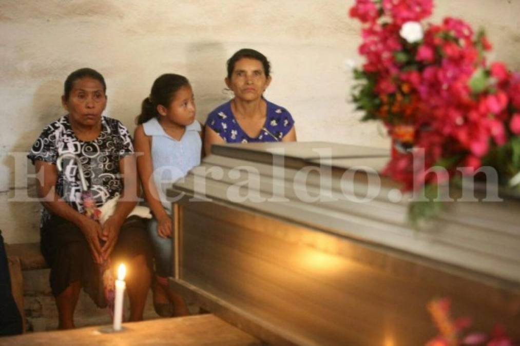 En medio del luto y el dolor, San Miguelito vela a las víctimas del accidente en la carretera al sur de Honduras