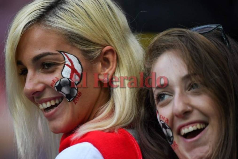 Afición de Croacia e Inglaterra enloquecen en celebración previo al último duelo semifinalista