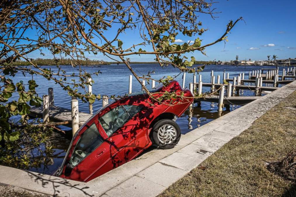 Destrucción, inundaciones y muertes: así fue el paso del huracán Ian por Fort Myers
