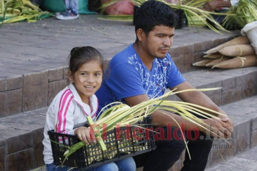 Comienza la venta de ramos y cruces previo al inicio de la Semana Santa