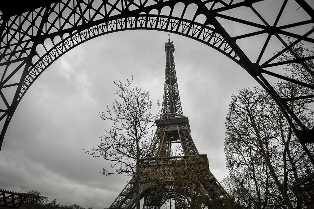 Eiffela, así luce la segunda torre Eiffel que acompaña a la original en su 134 aniversario