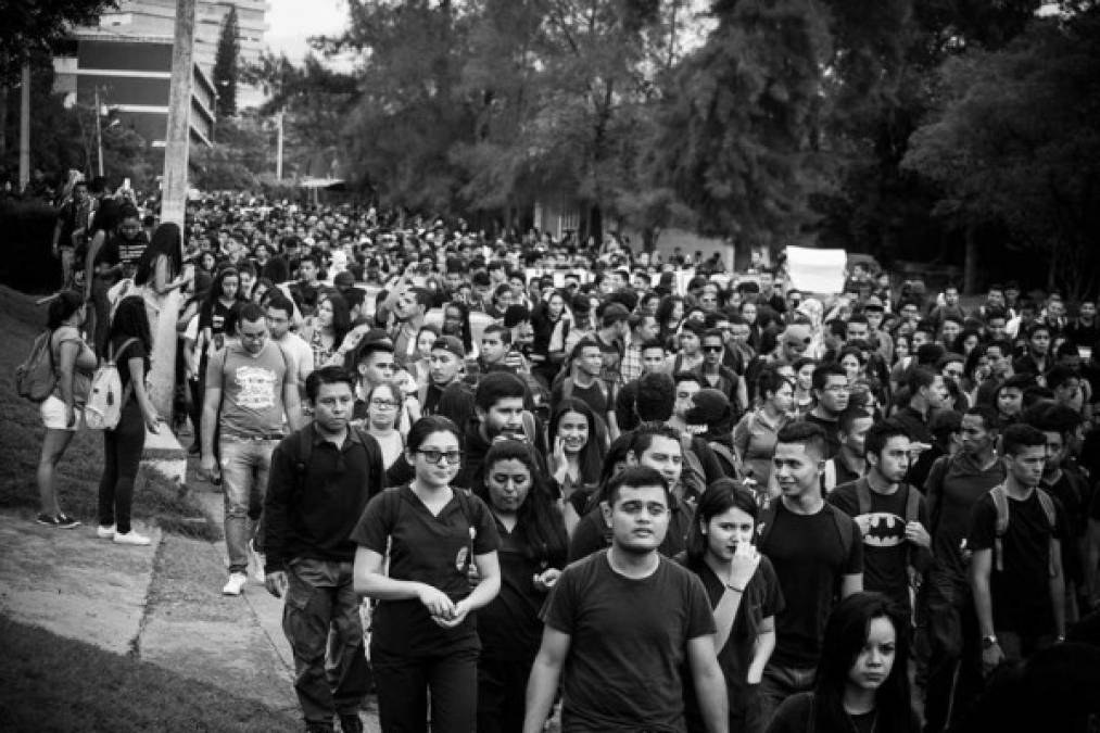 FOTOS: Nuevamente suspendidas las clases en la UNAH y los estudiantes se manifestaron así